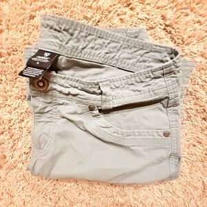 Kuhl Women's Shorts in Soft Gray